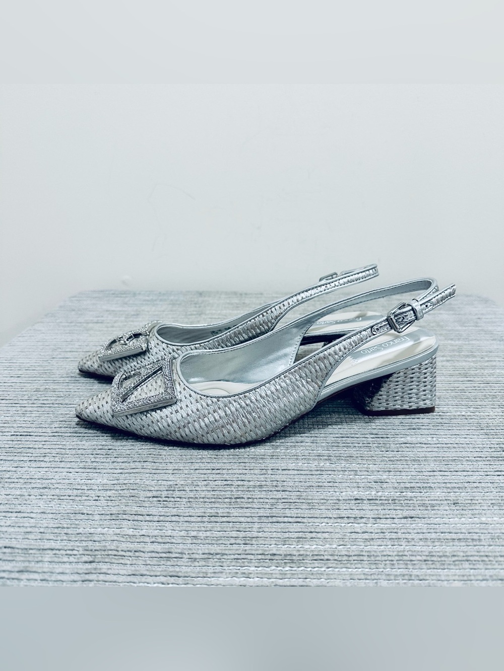 Franco Sarto Racer Rhinestone Slingback Silver Pumps Heels Size 9,5 M NWOT - Picture 3 of 10